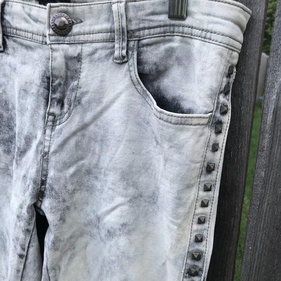 Forever 21 Denim - Forever 21 StoneWashed Skinny Jeans